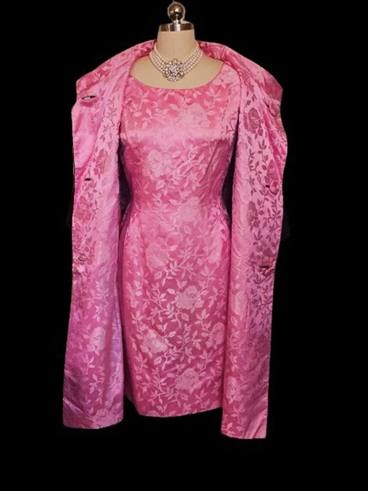 GORGEOUS VINTAGE 1960s- EARLY 1970s HOT PINK ROSE SATIN BROCADE DRESS WITH METAL ZIPPER & REVERSIBLE COAT FOR 2 DIFFERENT LOOKS - MADE IN HONG KONG