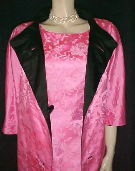 GORGEOUS VINTAGE 1960s- EARLY 1970s HOT PINK ROSE SATIN BROCADE DRESS WITH METAL ZIPPER & REVERSIBLE COAT FOR 2 DIFFERENT LOOKS - MADE IN HONG KONG