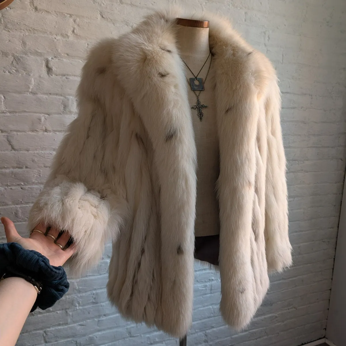 Vintage White Fluffy Fox Fur Coat Spotted Genuine Furry Mobwife Designer Jacket