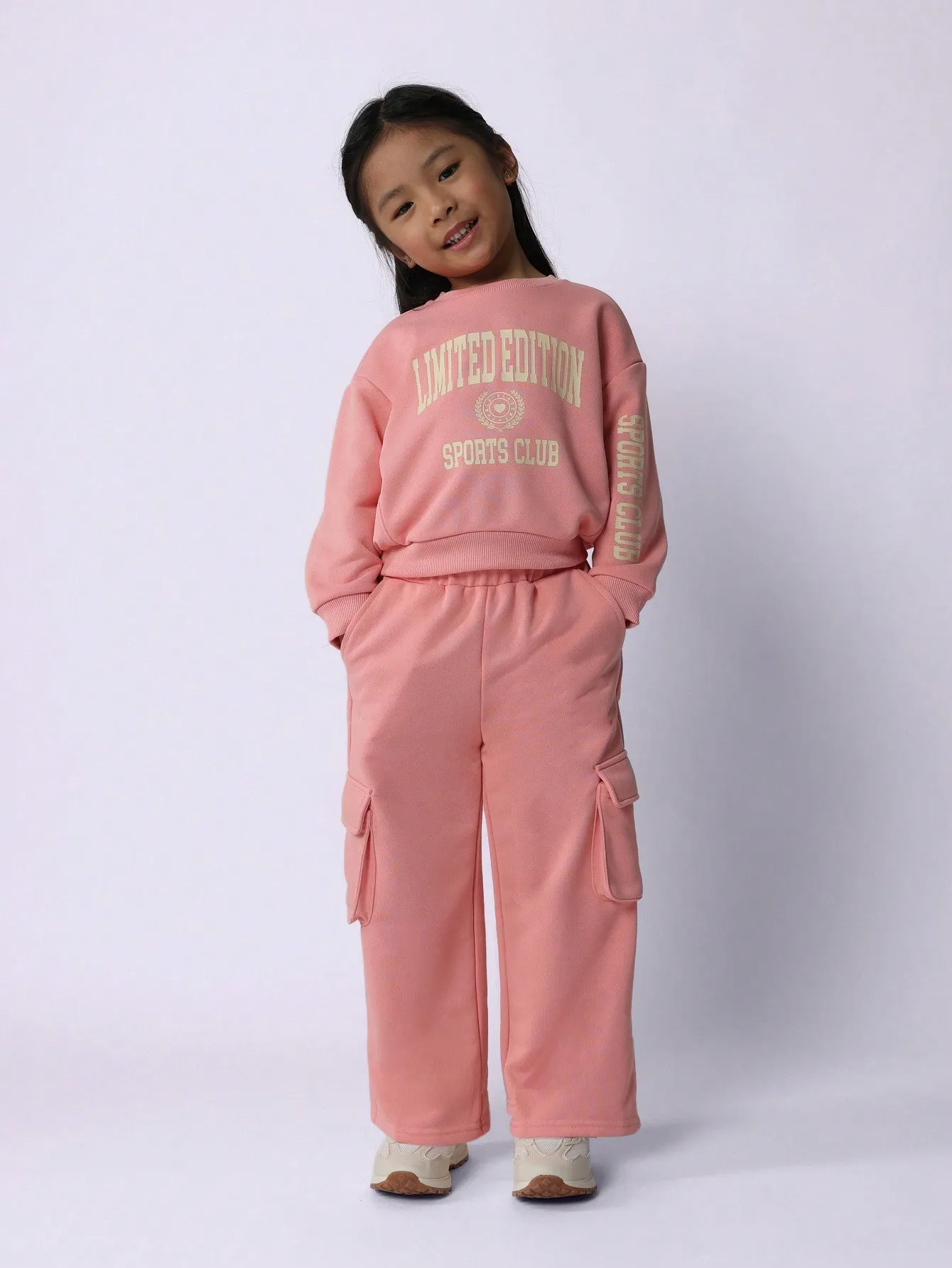 Young Girls Soft Crop Sweatshirt With Graphic Print & Wide Leg Cargo Pants 2 Piece Set